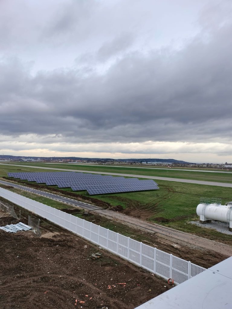 Centrală fotovoltaică cu puterea de 1,3 MW Aeroport Oradea