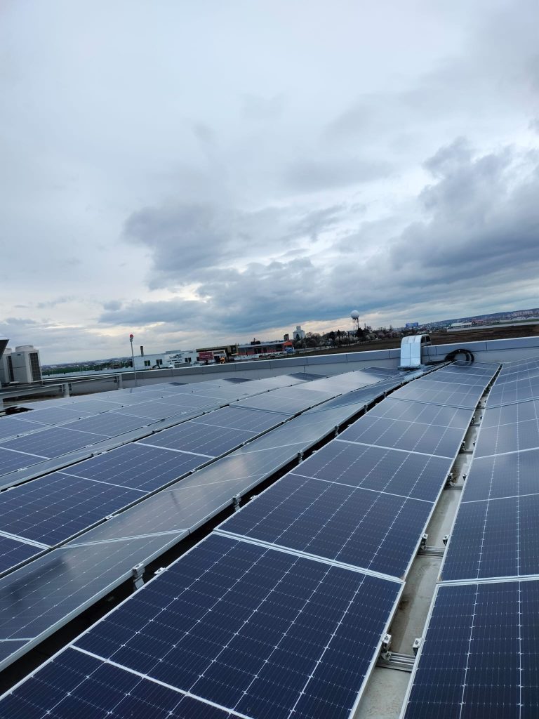 Centrală fotovoltaică cu puterea de 1,3 MW Aeroport Oradea