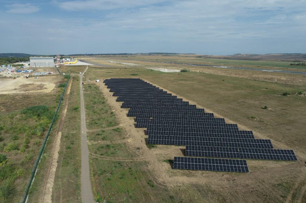 parc fotovoltaic Terminal T4 Aeroport International Iasi (1)
