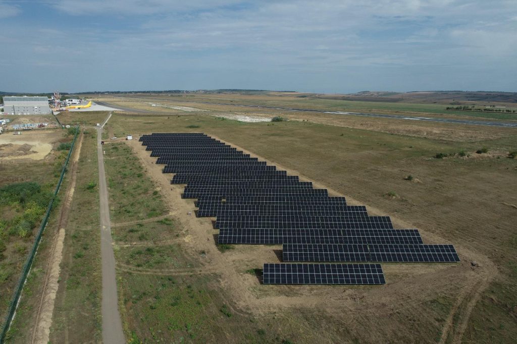 parc fotovoltaic Terminal T4 Aeroport International Iasi (1)